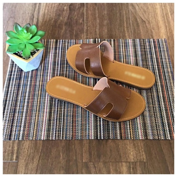 Summer Camel H Cut-out Slide Sandals - Picture 7 of 7